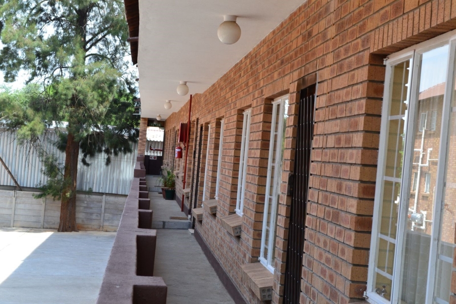 1 Bedroom Property for Sale in Lower Bo-dorp North West